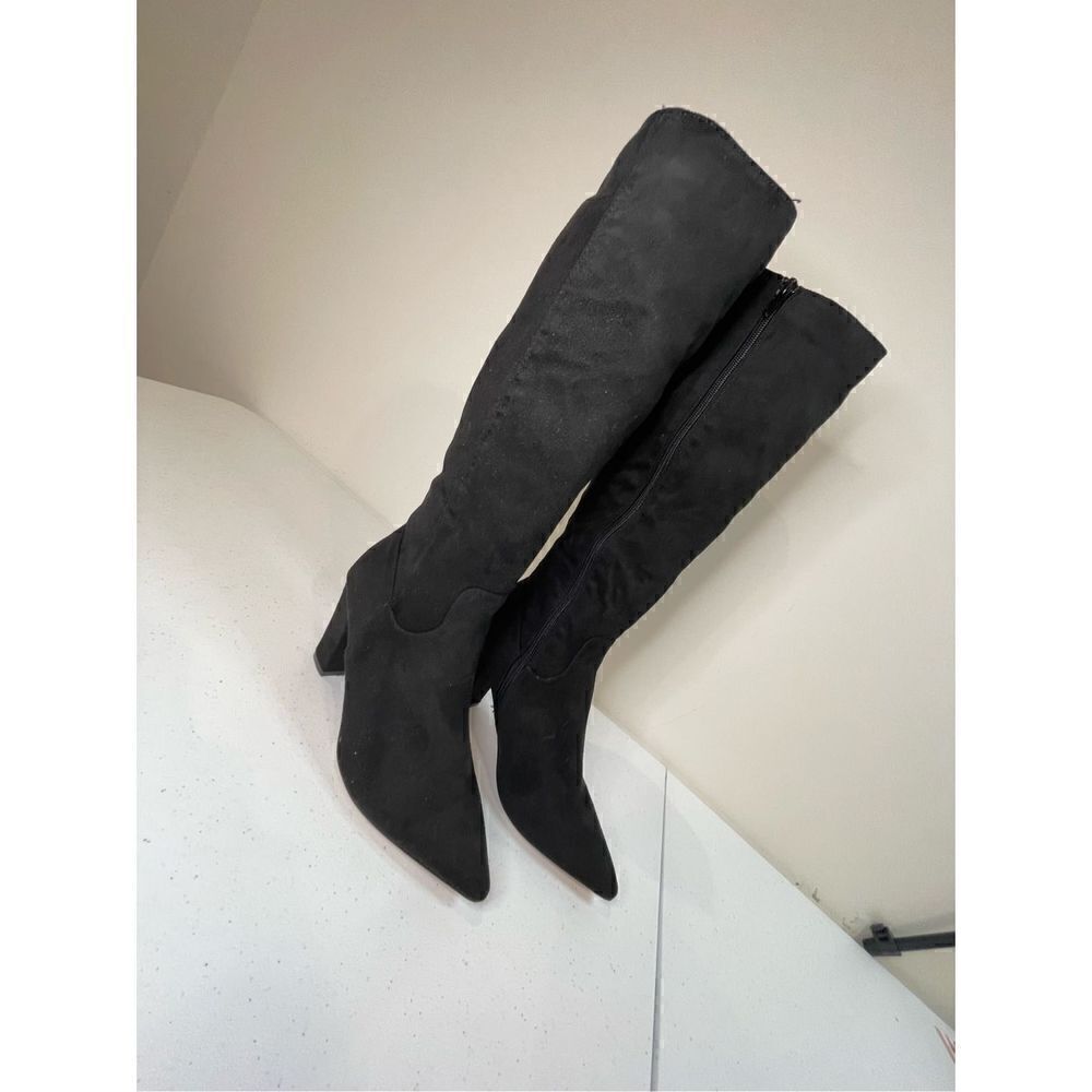 Catherine Malandrino tall black women’s boot suede size 8.5